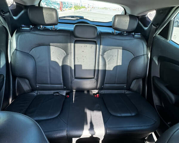 Серый Хендай их35, объемом двигателя 2 л и пробегом 229 тыс. км за 13500 $, фото 20 на Automoto.ua