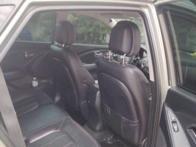 Хендай их35 2011 в Киеве на Automoto.ua Серый Хендай их35, объемом двигателя 2 л и пробегом 227 тыс. км за 12500 $, фото 7 на Automoto.ua