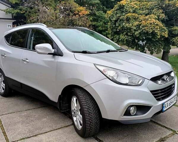 Серый Хендай их35, объемом двигателя 2 л и пробегом 230 тыс. км за 11500 $, фото 11 на Automoto.ua