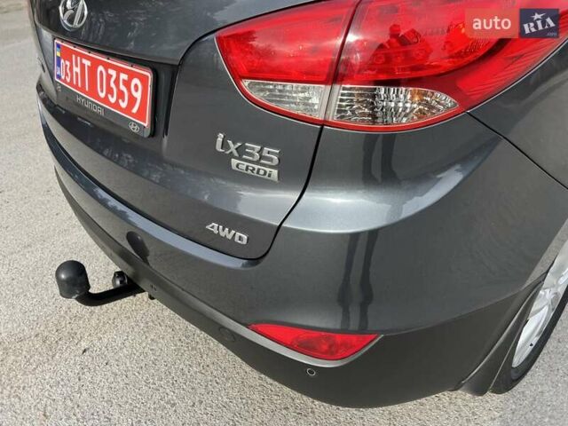 Серый Хендай их35, объемом двигателя 2 л и пробегом 200 тыс. км за 12900 $, фото 42 на Automoto.ua