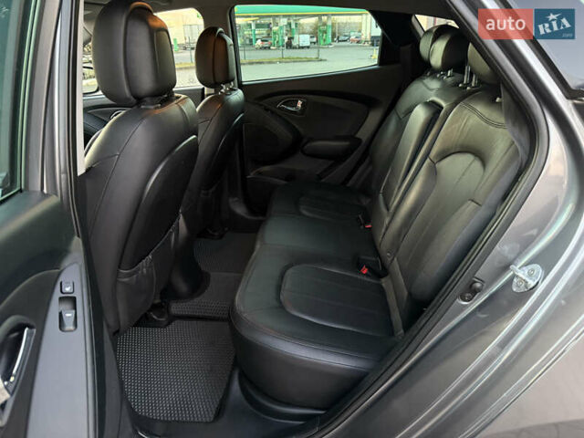 Сірий Хендай іх35, об'ємом двигуна 2 л та пробігом 262 тис. км за 13400 $, фото 24 на Automoto.ua