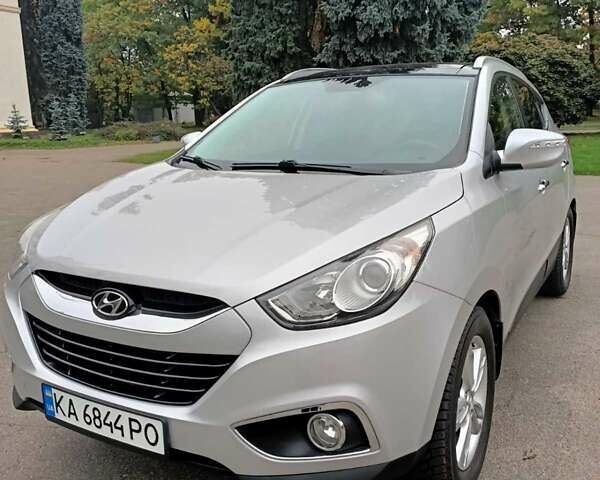 Серый Хендай их35, объемом двигателя 2 л и пробегом 230 тыс. км за 11500 $, фото 14 на Automoto.ua