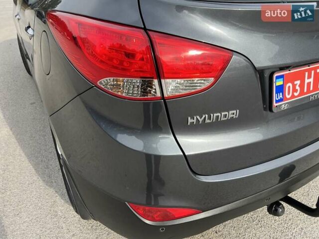 Серый Хендай их35, объемом двигателя 2 л и пробегом 200 тыс. км за 12900 $, фото 40 на Automoto.ua