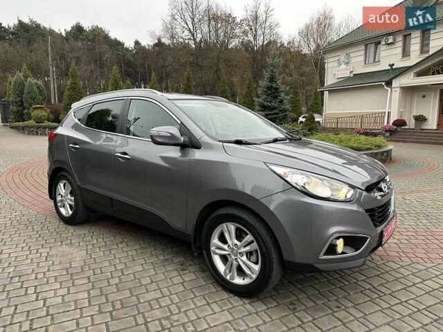 Серый Хендай их35, объемом двигателя 2 л и пробегом 107 тыс. км за 15900 $, фото 7 на Automoto.ua