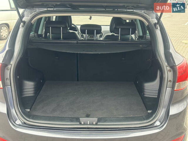 Серый Хендай их35, объемом двигателя 2 л и пробегом 170 тыс. км за 11700 $, фото 47 на Automoto.ua