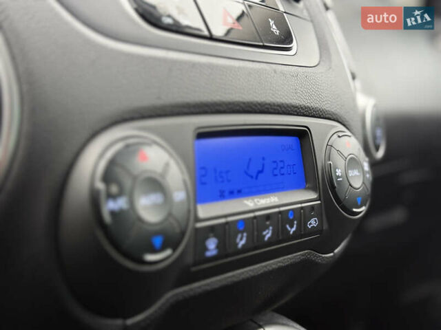 Сірий Хендай іх35, об'ємом двигуна 1.7 л та пробігом 235 тис. км за 11499 $, фото 34 на Automoto.ua