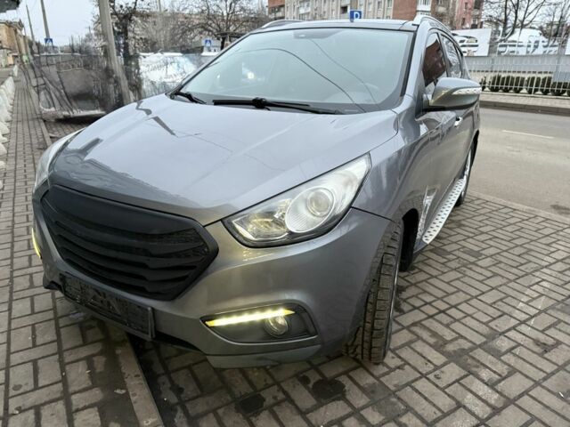 Сірий Хендай іх35, об'ємом двигуна 2 л та пробігом 186 тис. км за 11900 $, фото 1 на Automoto.ua