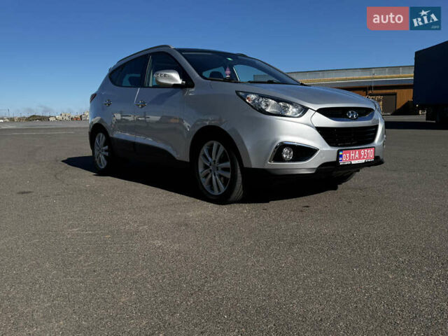 Серый Хендай их35, объемом двигателя 2 л и пробегом 229 тыс. км за 13500 $, фото 7 на Automoto.ua