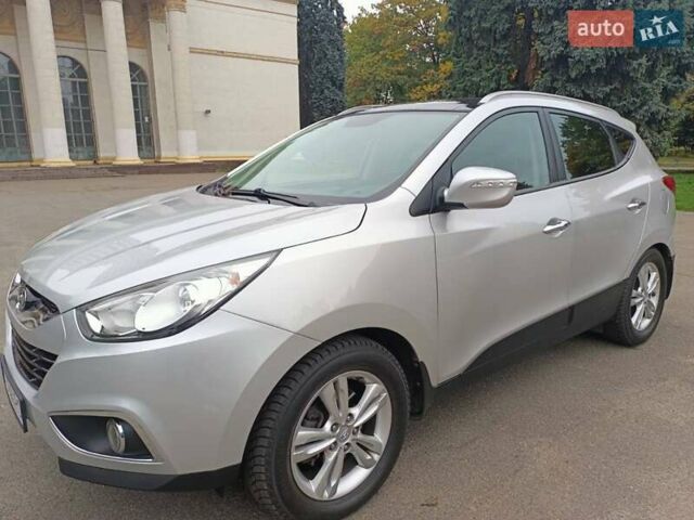 Серый Хендай их35, объемом двигателя 2 л и пробегом 230 тыс. км за 11500 $, фото 13 на Automoto.ua