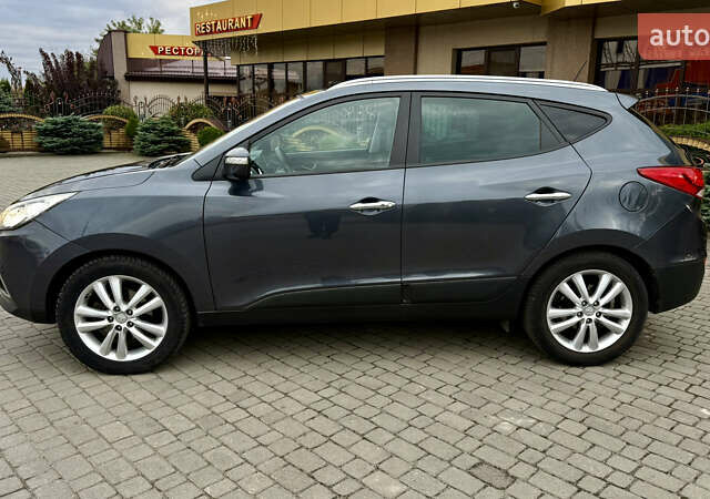 Серый Хендай их35, объемом двигателя 2 л и пробегом 245 тыс. км за 13500 $, фото 6 на Automoto.ua