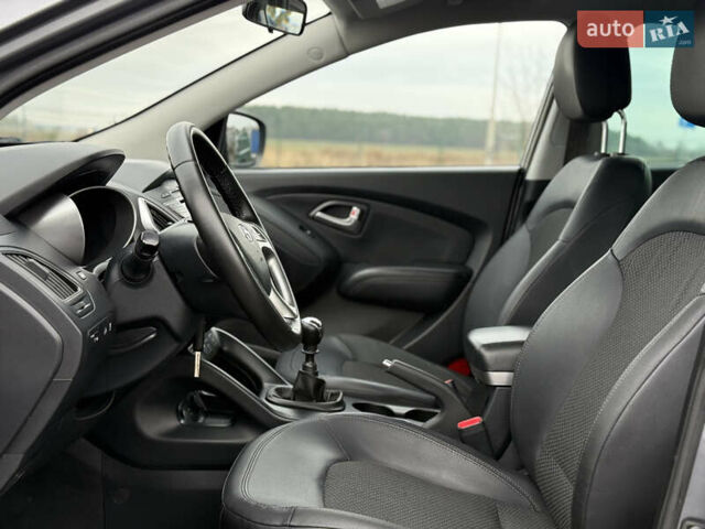 Сірий Хендай іх35, об'ємом двигуна 1.7 л та пробігом 235 тис. км за 11499 $, фото 15 на Automoto.ua