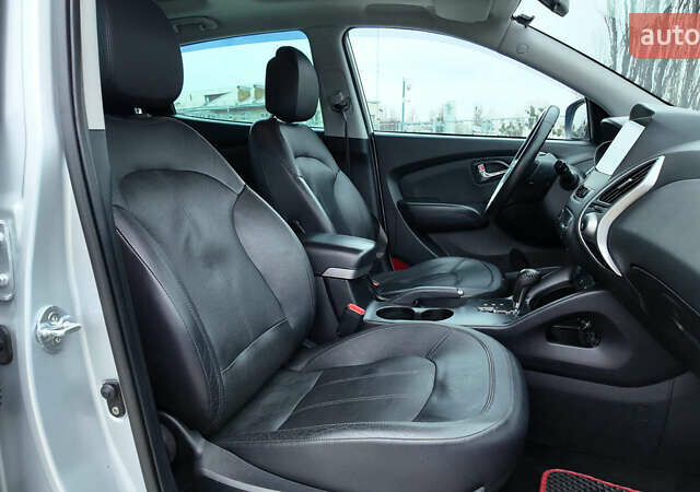 Серый Хендай их35, объемом двигателя 2 л и пробегом 174 тыс. км за 13990 $, фото 15 на Automoto.ua