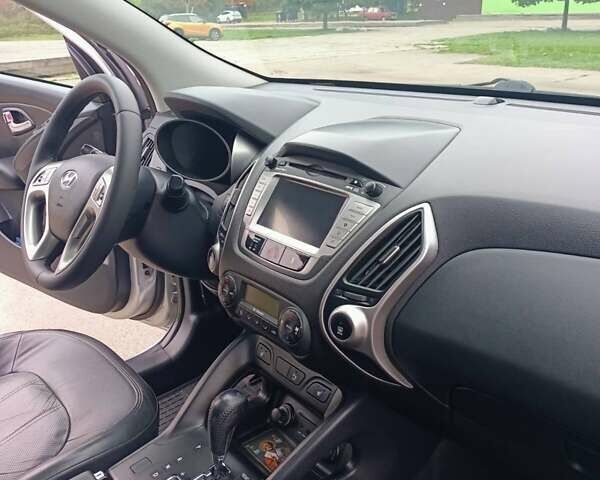 Серый Хендай их35, объемом двигателя 2 л и пробегом 230 тыс. км за 11500 $, фото 33 на Automoto.ua