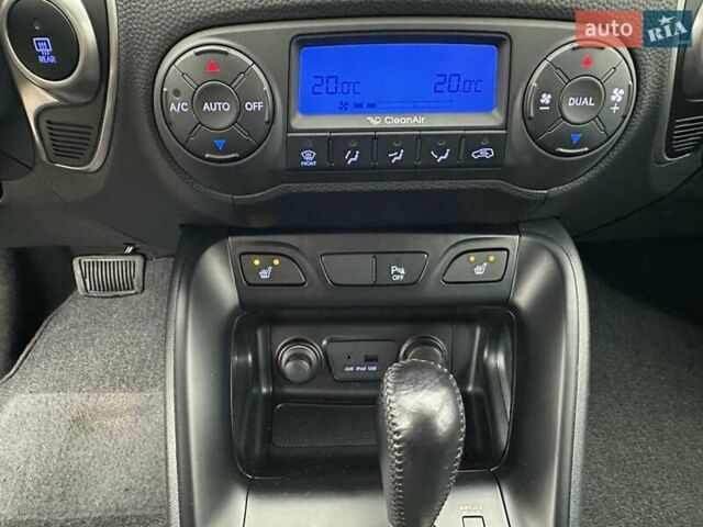 Серый Хендай их35, объемом двигателя 2 л и пробегом 107 тыс. км за 15900 $, фото 21 на Automoto.ua