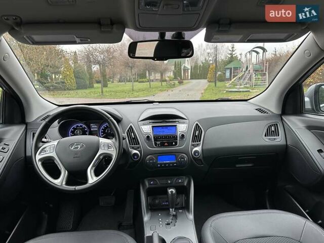 Серый Хендай их35, объемом двигателя 2 л и пробегом 107 тыс. км за 15900 $, фото 19 на Automoto.ua
