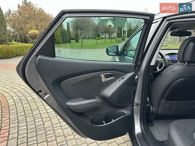 Серый Хендай их35, объемом двигателя 2 л и пробегом 107 тыс. км за 15900 $, фото 37 на Automoto.ua