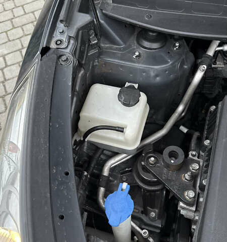 Серый Хендай их35, объемом двигателя 2 л и пробегом 245 тыс. км за 13500 $, фото 47 на Automoto.ua