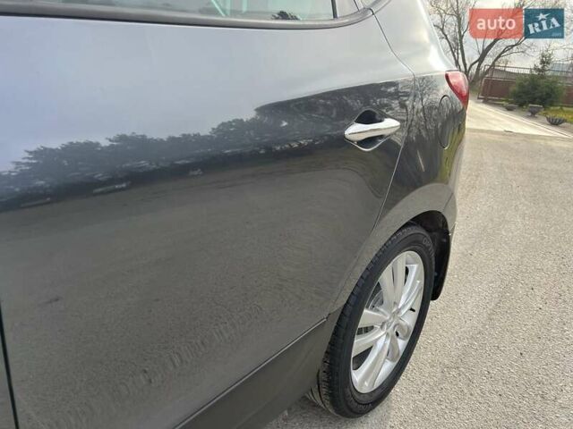 Серый Хендай их35, объемом двигателя 2 л и пробегом 200 тыс. км за 12900 $, фото 38 на Automoto.ua