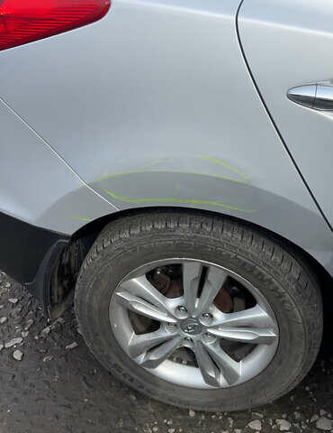 Серый Хендай их35, объемом двигателя 2 л и пробегом 117 тыс. км за 12500 $, фото 12 на Automoto.ua