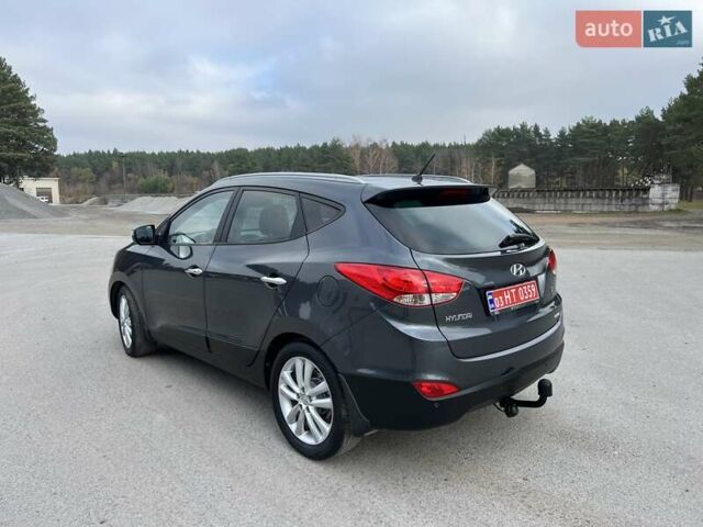 Серый Хендай их35, объемом двигателя 2 л и пробегом 200 тыс. км за 12900 $, фото 5 на Automoto.ua
