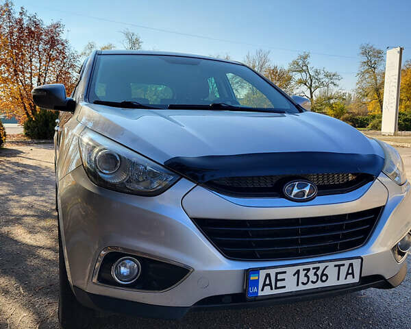 Серый Хендай их35, объемом двигателя 2 л и пробегом 264 тыс. км за 11700 $, фото 24 на Automoto.ua