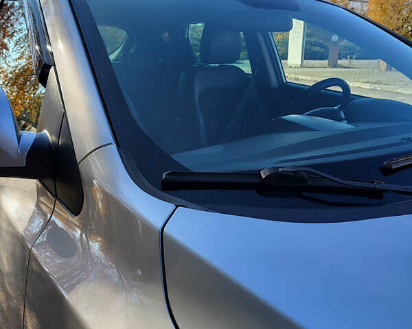 Серый Хендай их35, объемом двигателя 2 л и пробегом 264 тыс. км за 11700 $, фото 20 на Automoto.ua