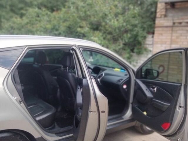 Хендай их35 2011 в Киеве на Automoto.ua Серый Хендай их35, объемом двигателя 2 л и пробегом 227 тыс. км за 12500 $, фото 5 на Automoto.ua