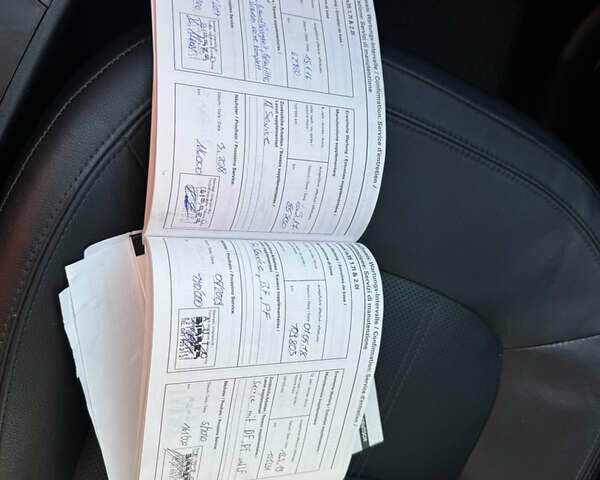 Серый Хендай их35, объемом двигателя 2 л и пробегом 229 тыс. км за 13500 $, фото 34 на Automoto.ua