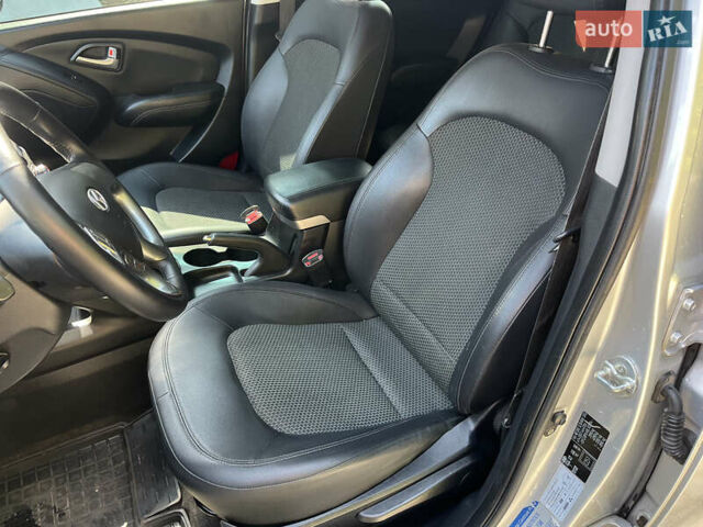 Сірий Хендай іх35, об'ємом двигуна 2 л та пробігом 307 тис. км за 11000 $, фото 11 на Automoto.ua