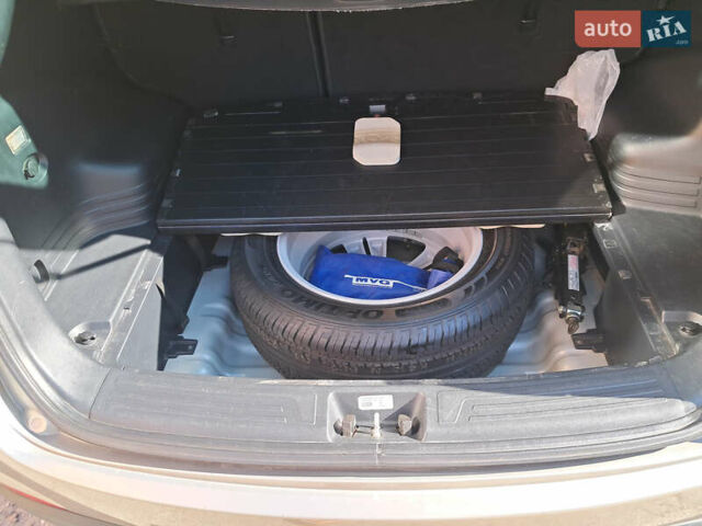 Хендай их35 2011 в Полтаве на Automoto.ua Серый Хендай их35, объемом двигателя 0 л и пробегом 189 тыс. км за 15000 $, фото 10 на Automoto.ua
