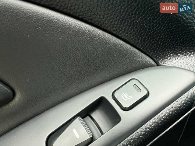 Серый Хендай их35, объемом двигателя 2 л и пробегом 240 тыс. км за 11500 $, фото 33 на Automoto.ua