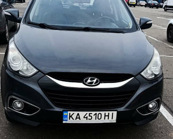 Серый Хендай их35, объемом двигателя 2 л и пробегом 238 тыс. км за 10000 $, фото 3 на Automoto.ua