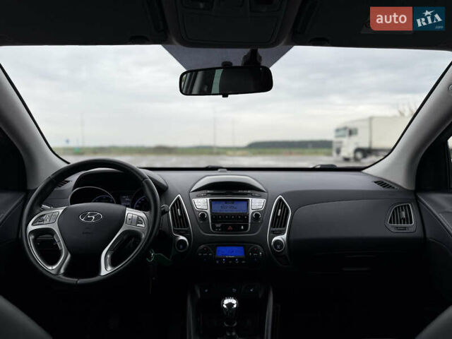 Сірий Хендай іх35, об'ємом двигуна 1.7 л та пробігом 235 тис. км за 11499 $, фото 30 на Automoto.ua