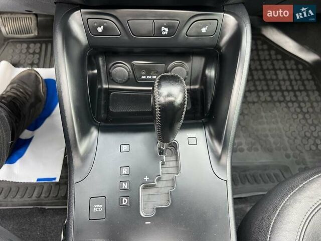 Серый Хендай их35, объемом двигателя 2 л и пробегом 200 тыс. км за 12900 $, фото 62 на Automoto.ua