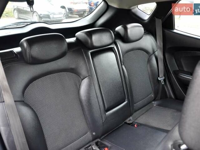 Серый Хендай их35, объемом двигателя 2 л и пробегом 267 тыс. км за 8999 $, фото 25 на Automoto.ua