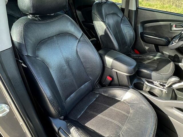 Сірий Хендай іх35, об'ємом двигуна 2.4 л та пробігом 220 тис. км за 11950 $, фото 3 на Automoto.ua