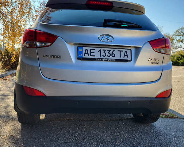 Серый Хендай их35, объемом двигателя 2 л и пробегом 264 тыс. км за 11700 $, фото 17 на Automoto.ua