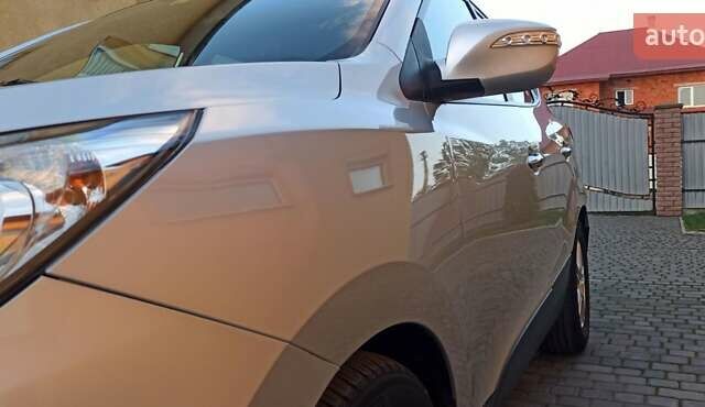 Серый Хендай их35, объемом двигателя 2 л и пробегом 248 тыс. км за 13200 $, фото 1 на Automoto.ua