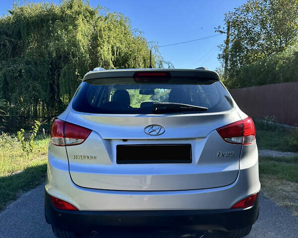 Сірий Хендай іх35, об'ємом двигуна 2 л та пробігом 194 тис. км за 11490 $, фото 3 на Automoto.ua