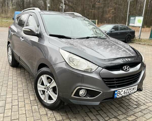 Сірий Хендай іх35, об'ємом двигуна 2.36 л та пробігом 220 тис. км за 11750 $, фото 2 на Automoto.ua