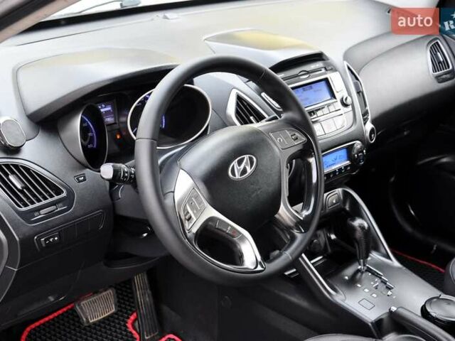 Серый Хендай их35, объемом двигателя 2 л и пробегом 267 тыс. км за 8999 $, фото 17 на Automoto.ua