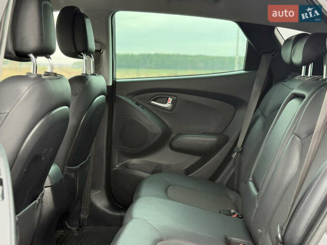 Сірий Хендай іх35, об'ємом двигуна 1.7 л та пробігом 235 тис. км за 11499 $, фото 20 на Automoto.ua