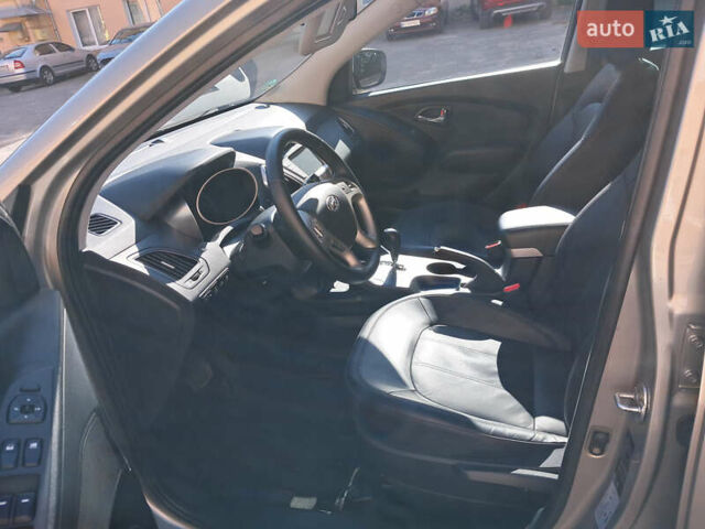 Хендай их35 2011 в Полтаве на Automoto.ua Серый Хендай их35, объемом двигателя 0 л и пробегом 189 тыс. км за 15000 $, фото 14 на Automoto.ua