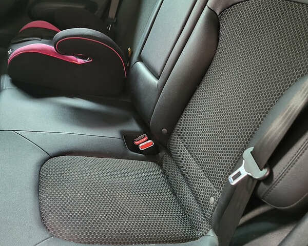 Серый Хендай их35, объемом двигателя 2 л и пробегом 264 тыс. км за 11700 $, фото 28 на Automoto.ua