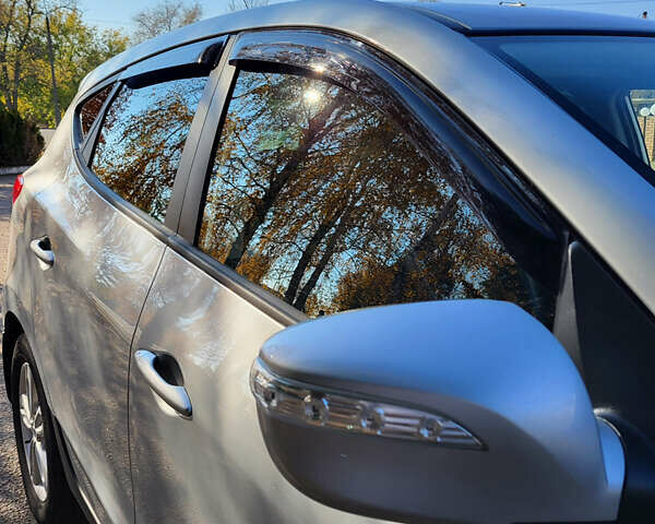 Серый Хендай их35, объемом двигателя 2 л и пробегом 264 тыс. км за 11700 $, фото 19 на Automoto.ua