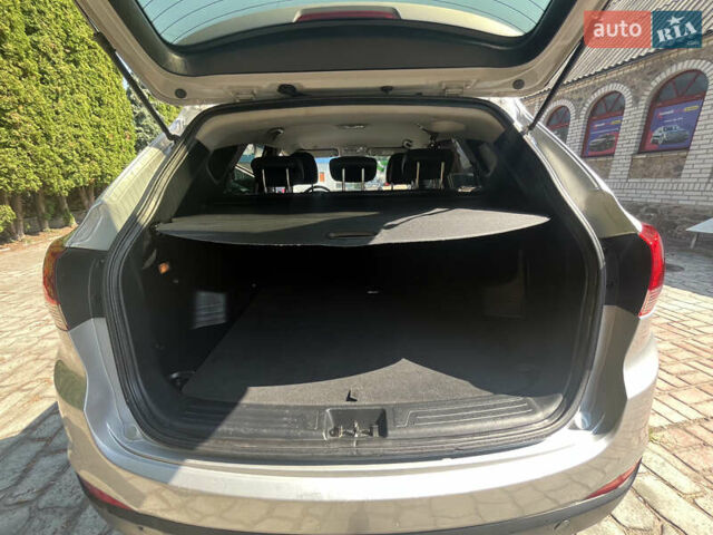 Сірий Хендай іх35, об'ємом двигуна 2 л та пробігом 307 тис. км за 11000 $, фото 21 на Automoto.ua