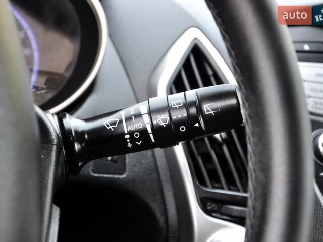 Серый Хендай их35, объемом двигателя 2 л и пробегом 267 тыс. км за 8999 $, фото 35 на Automoto.ua