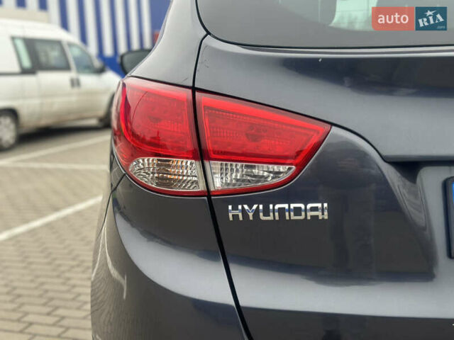 Серый Хендай их35, объемом двигателя 2 л и пробегом 170 тыс. км за 11700 $, фото 14 на Automoto.ua