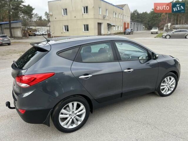 Серый Хендай их35, объемом двигателя 2 л и пробегом 200 тыс. км за 12900 $, фото 28 на Automoto.ua