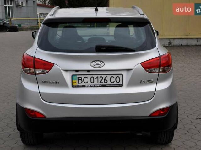 Серый Хендай их35, объемом двигателя 2 л и пробегом 267 тыс. км за 8999 $, фото 10 на Automoto.ua